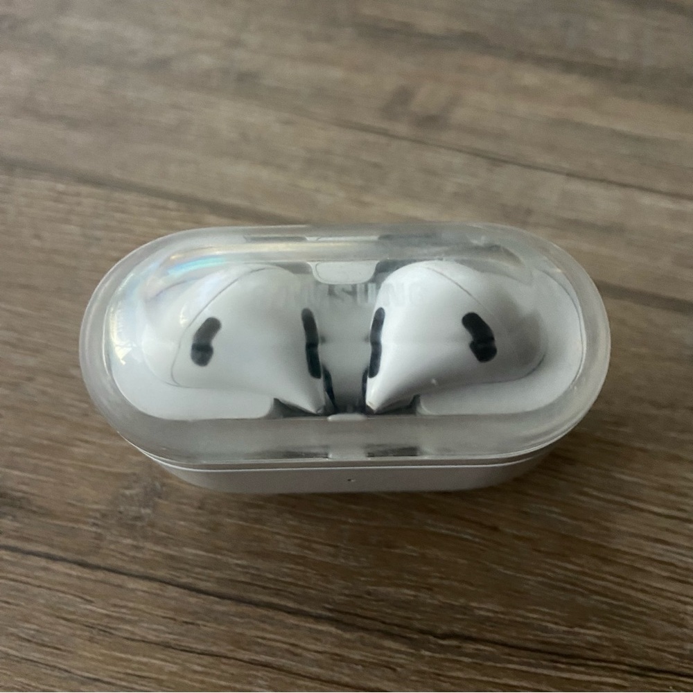 Samsung Galaxy Buds3 White with noise control - Picture 3 of 3